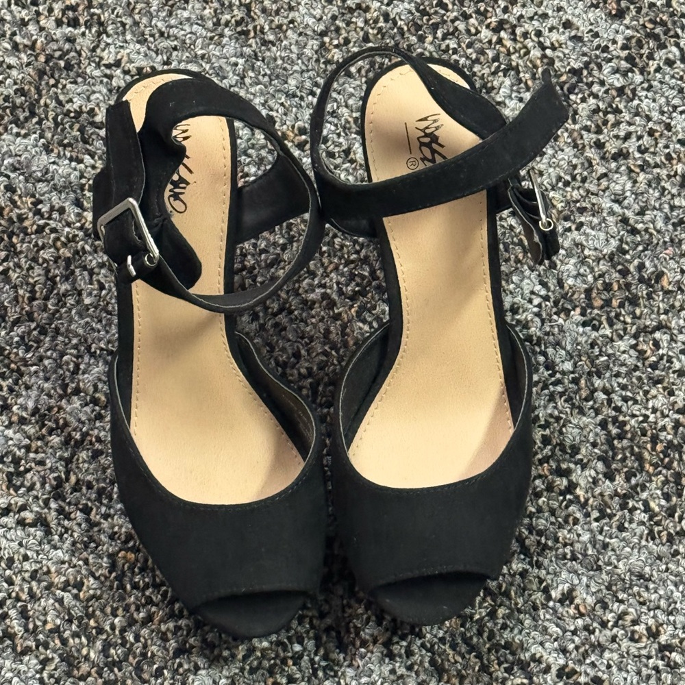 Stylish Black Women's heels